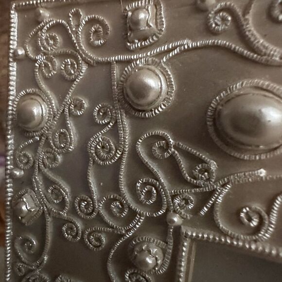 Silver crystal beaded and Pearl detailed picture frame w velvet backing NWOT - Picture 6 of 10